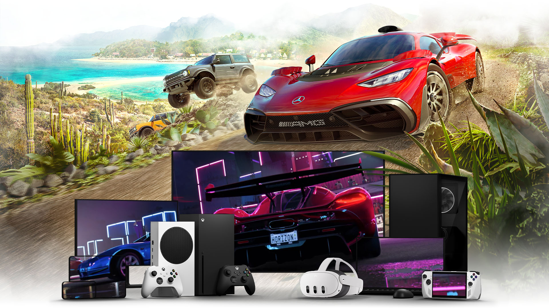 Xbox コンソール、PC、携帯ゲーム機、VR ヘッドセットなど、さまざまなデバイスに囲まれた複数の画面に表示された『Forza Horizon 5』のシーン。